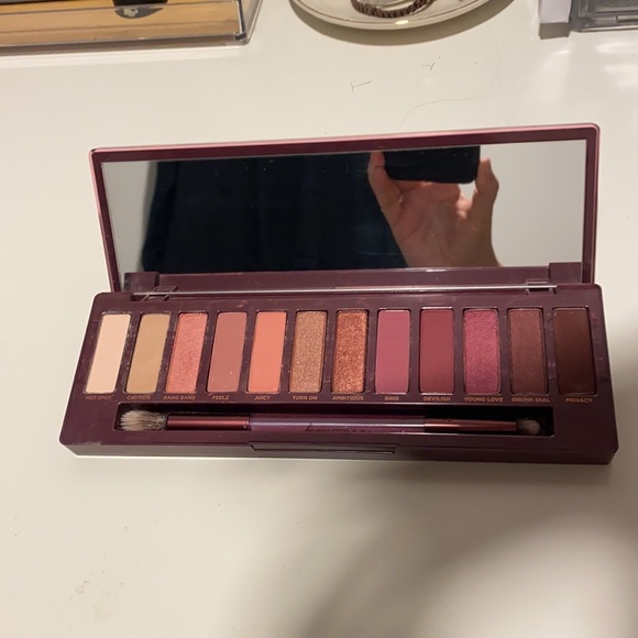 URBAN DECAY & MAKEUP BUNDLE FOR SALE - Picture 3 of 4